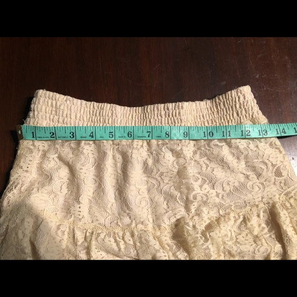 NWOT Beautiful lined lace skirt elastic waist - Picture 6 of 6